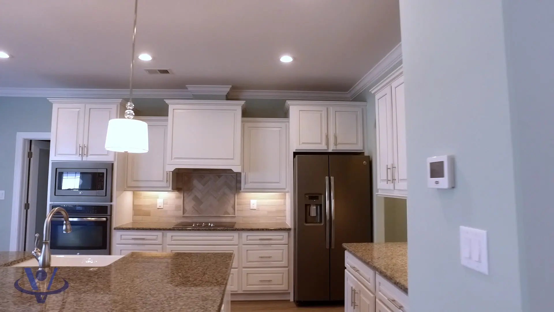 kitchen,island,cabinets,counter