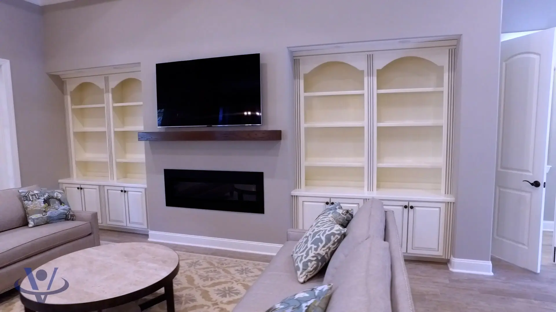 living room,great room,family room,fireplace,ceiling