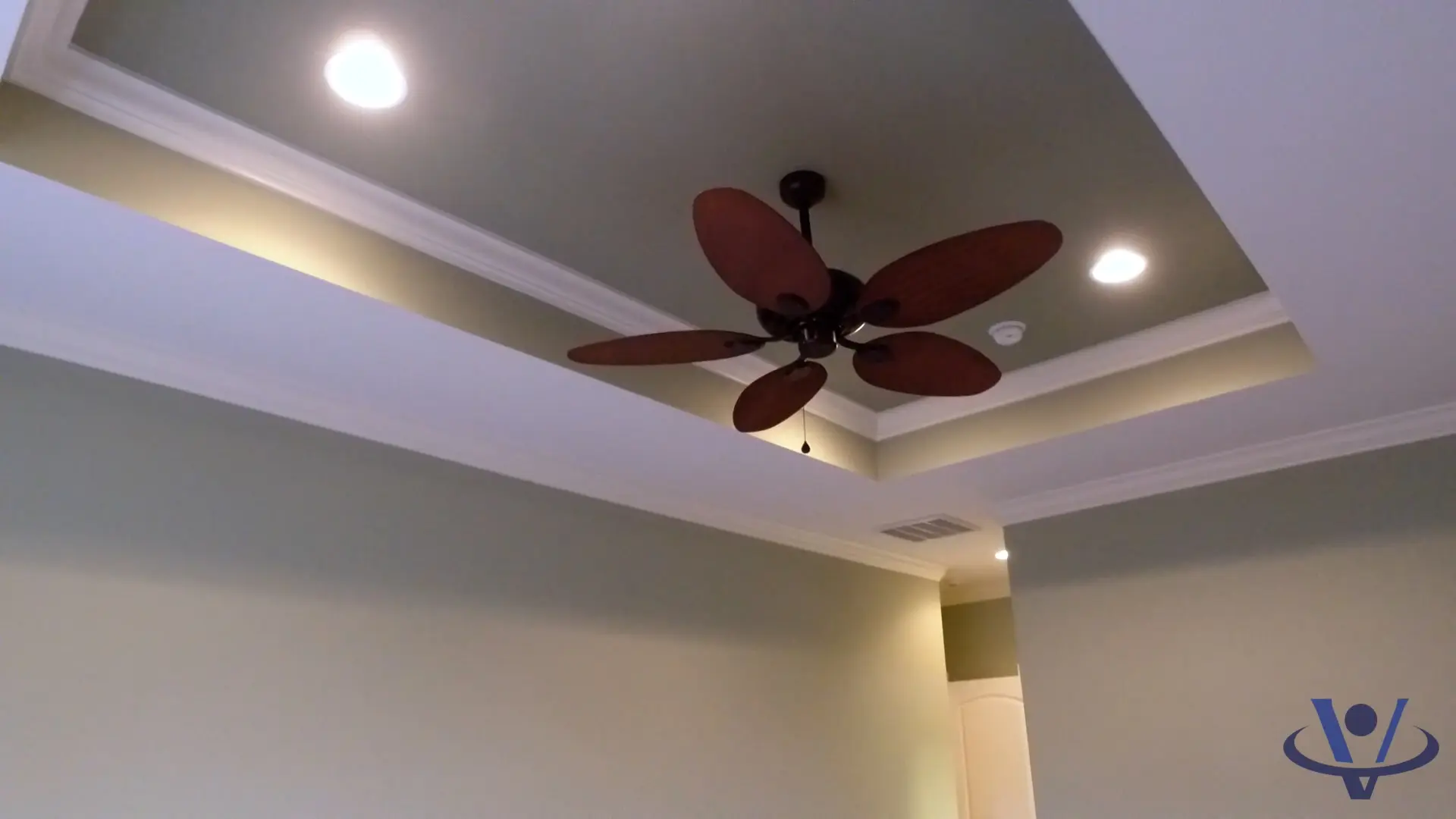 master bedroom,bedroom,ceiling