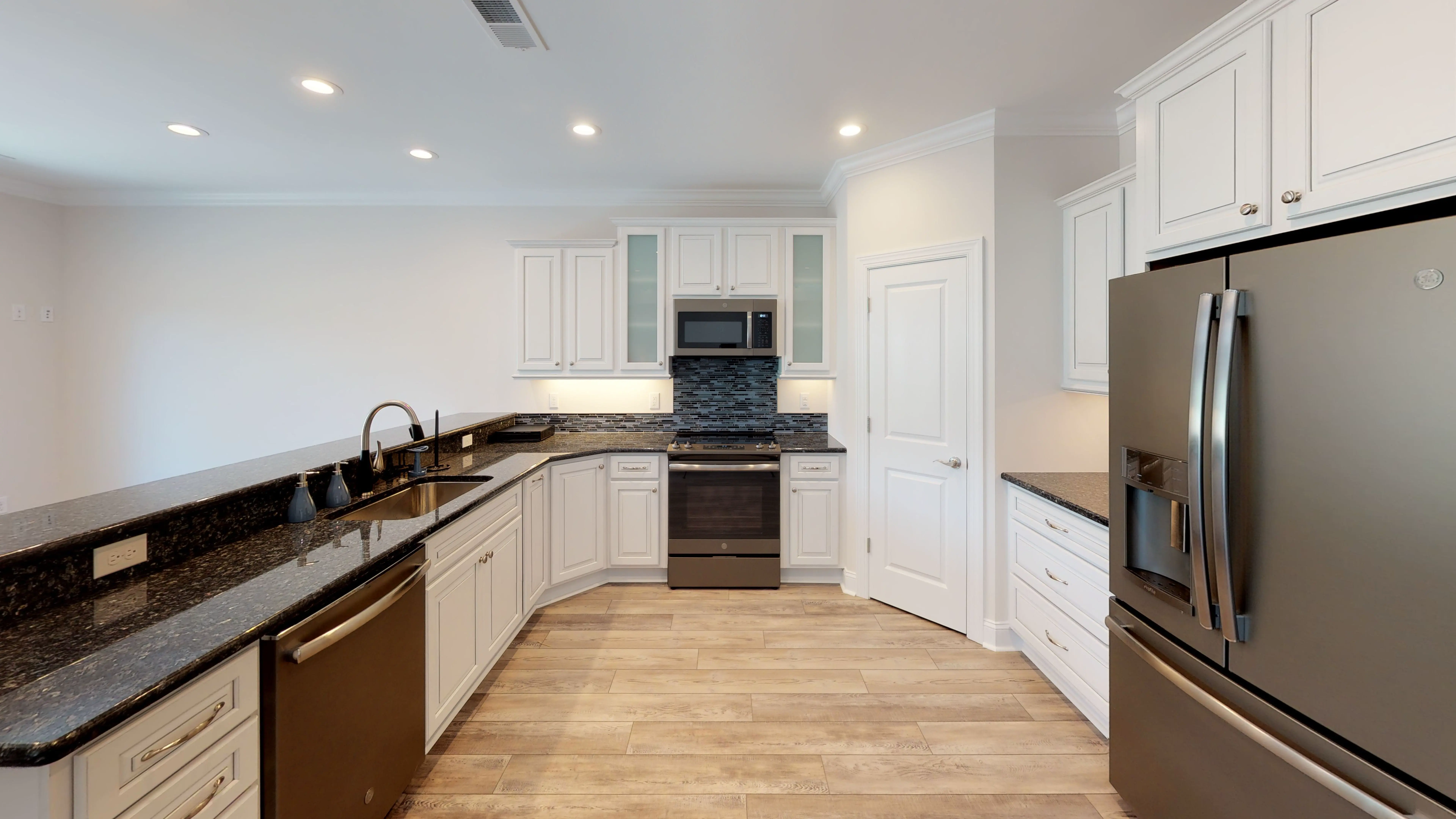 kitchen,cabinets,counter