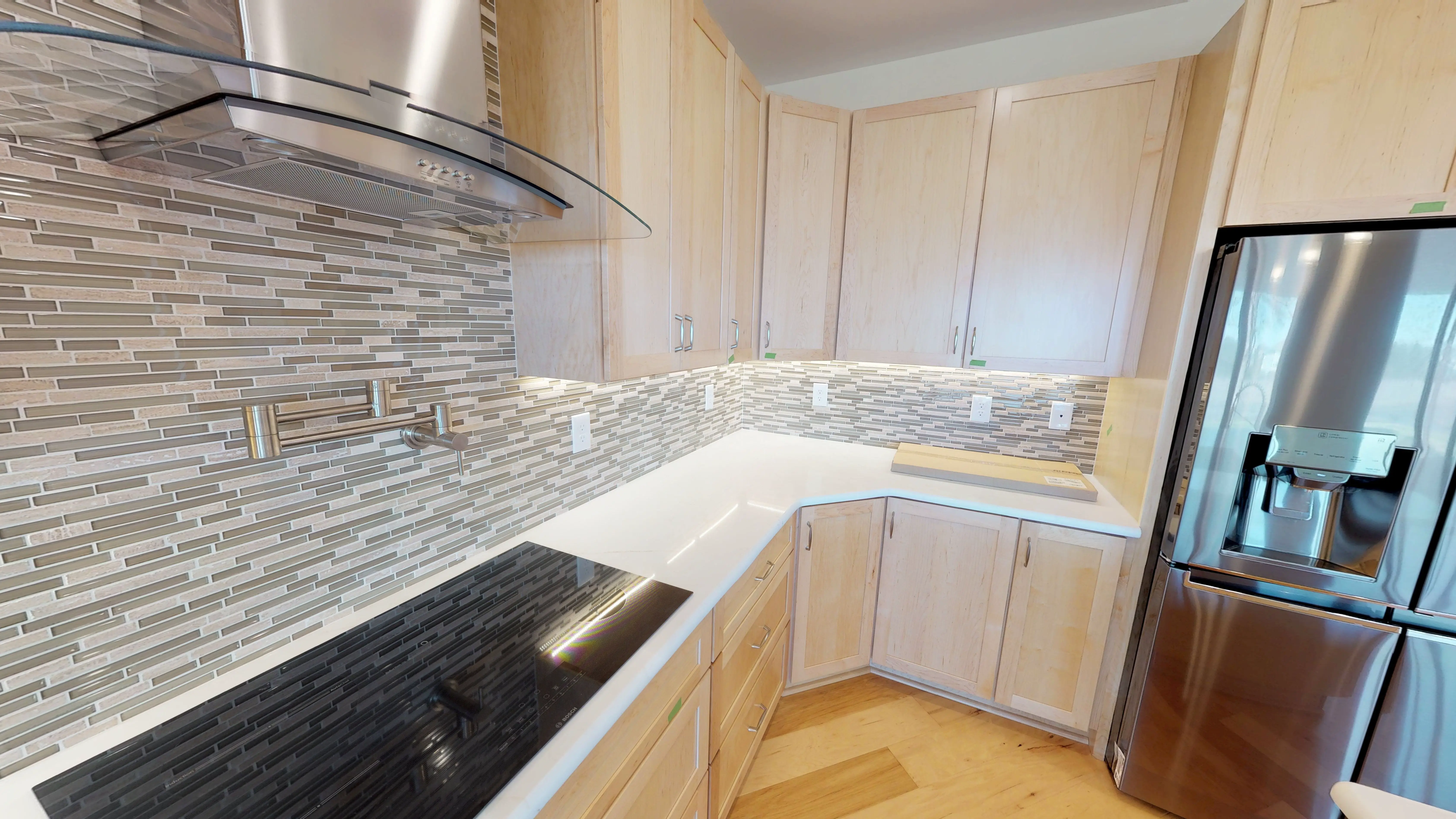 kitchen,island,cabinets,counter,backsplash