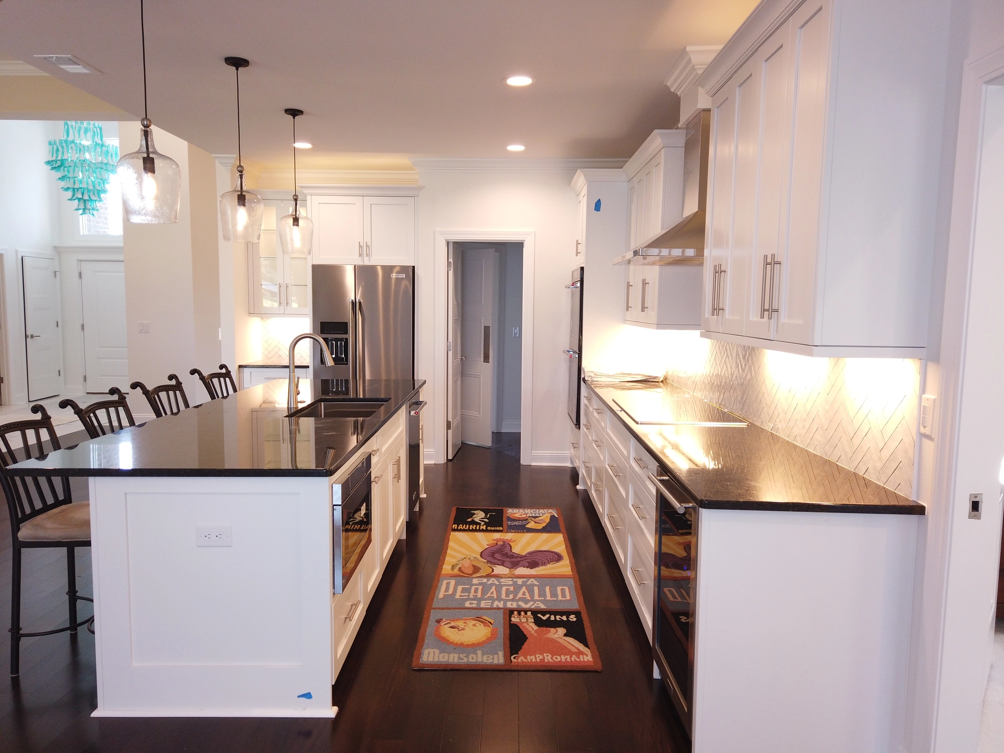 kitchen,island,cabinets,counter