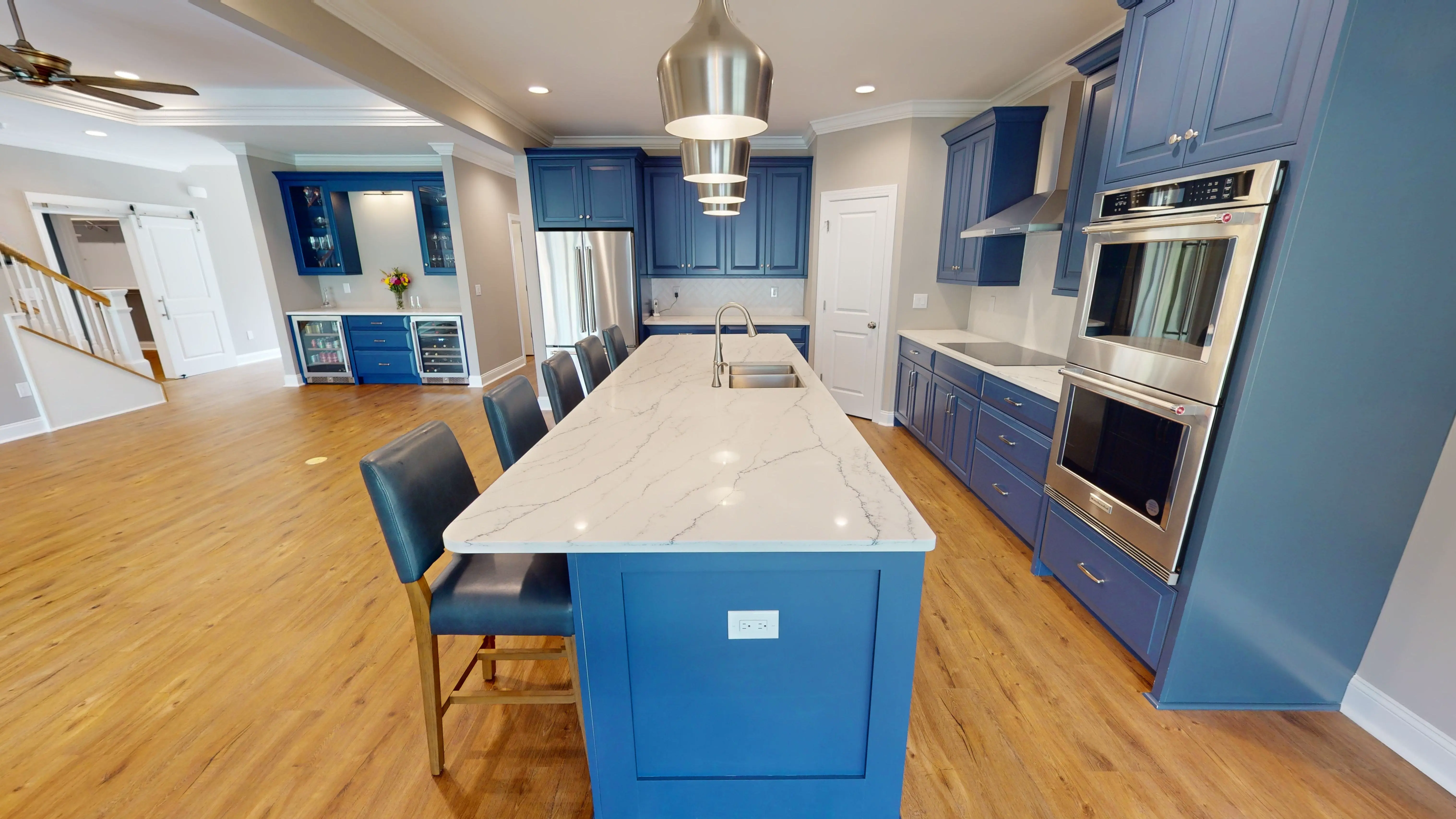 kitchen,island,cabinets,counter